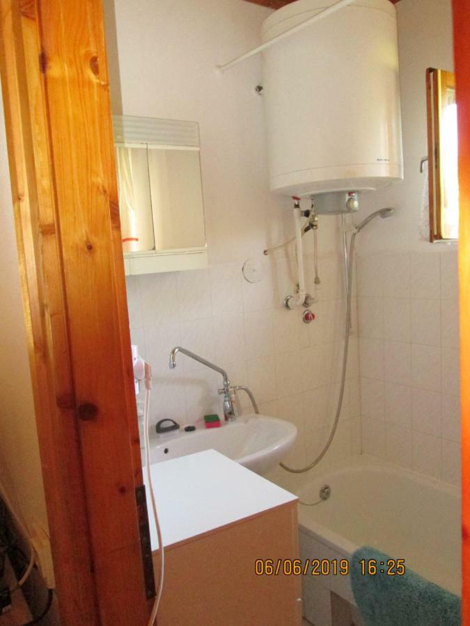 Fenyves Vendeghaz Appartement Balatonfenyves Buitenkant foto