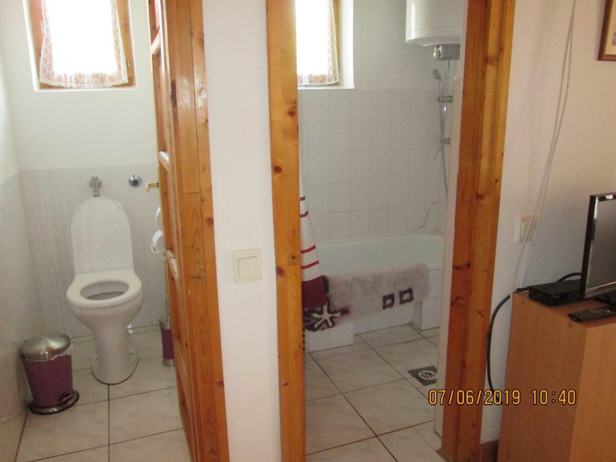 Fenyves Vendeghaz Appartement Balatonfenyves Buitenkant foto